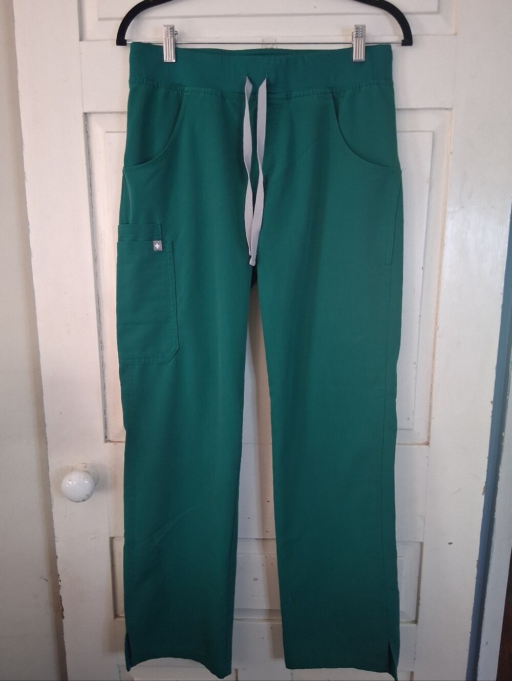 Figs Women's Green Drawstring Cargo Style Scrub Pants Relaxed Fit Sz Small